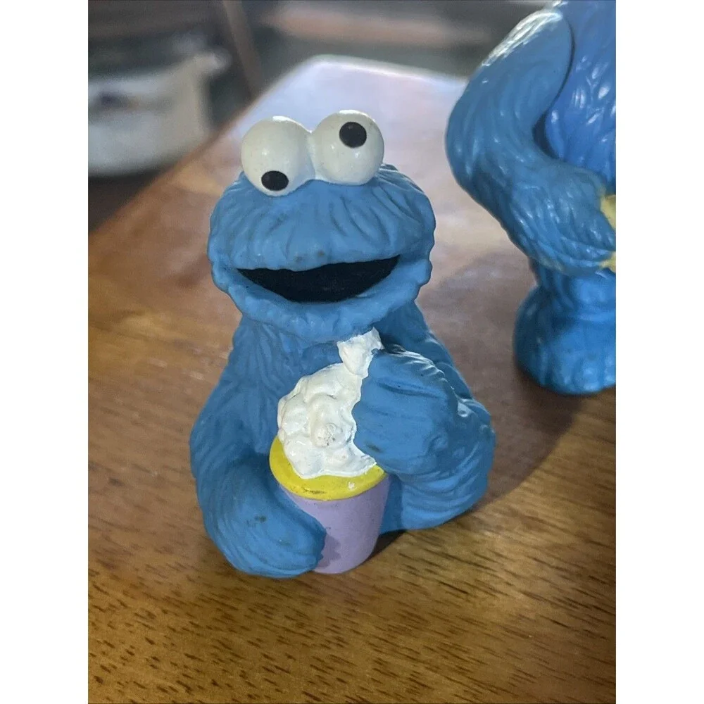 Sesame Street Cookie Monster Blue Plastic Action Figure Lot